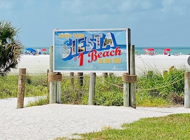 Only 3 miles to Siesta Key Beach