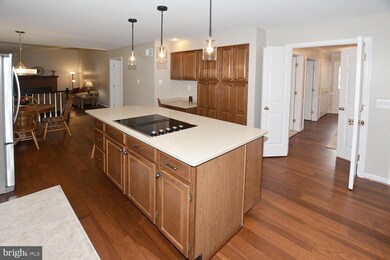 8112 Glenhurst Dr, Fairfax Station, VA 22039 - photo 3