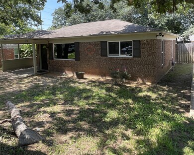 929 W Ford St, Denison, TX 75020 - photo 2