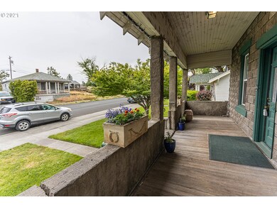714 W 9th St, the Dalles, OR 97058 - photo 4