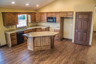 Woodlake 82 005