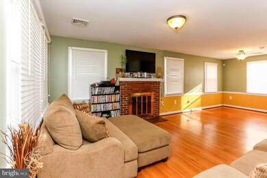 112 S Huron Dr, Oxon Hill, MD 20745 - photo 4