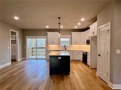 49 Judy Dr, Bella Vista, AR 72715 - photo 3