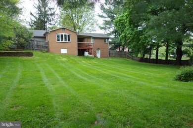 23 E Loudoun St, Round Hill, VA 20141 - photo 2