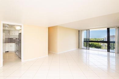 Lincoln Tower unit 6020, West Palm Beach, FL 33401 - photo 2