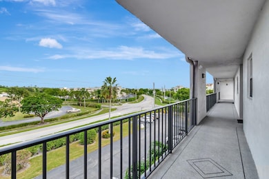 Dorchester at Poinciana unit 4080, Lake Worth, FL 33467 - photo 3