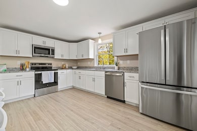 25 Pimental Dr, Seekonk, MA 02771 - photo 2