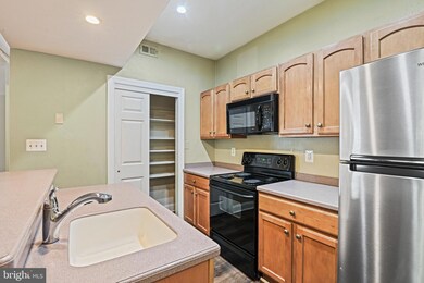 12150 Penderview Terrace unit 1308, Fairfax, VA 22033 - photo 5