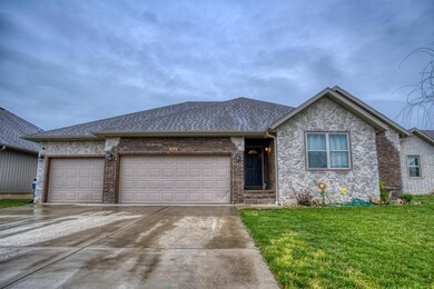 702 N Montego St, Nixa, MO 65714 - photo 2
