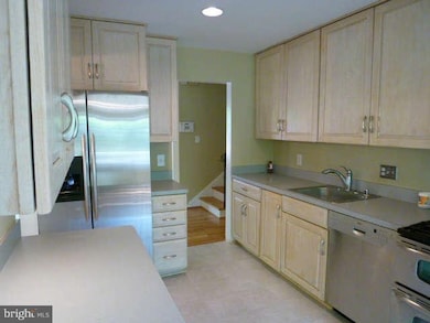 8116 Karl Rd, Alexandria, VA 22308 - photo 6