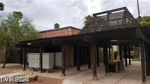 Surrounding community featuring mail area