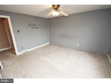 1147 Tremont Dr, Glenolden, PA 19036 - photo 7