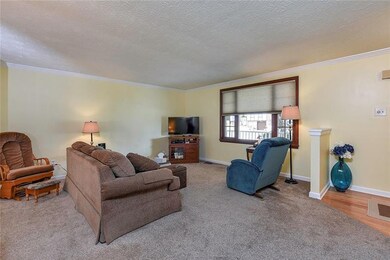1792 RENEE LIVING ROOM