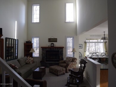 407 Gentian Ln, Pocono Pines, PA 18350 - photo 2