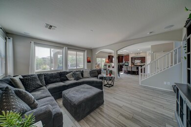2927 E Quiet Hollow Ln-10