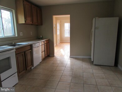 905 Hill Rd, Hyattsville, MD 20785 - photo 6