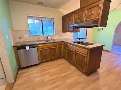 5064 N Wishon Ave unit A, Fresno, CA 93704 - photo 5