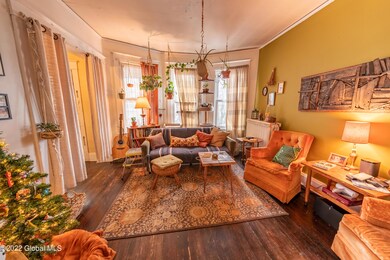 681 Myrtle Ave, Albany, NY 12208 - photo 3