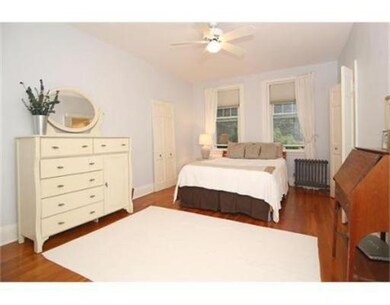 325 Tappan St unit 2, Brookline, MA 02445 - photo 4