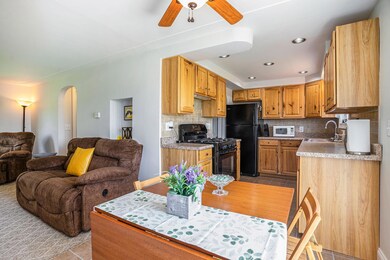 Kitchen Dining Area1