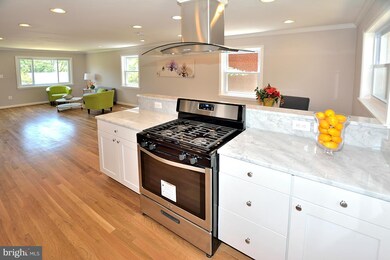 48 W Taylor Run Pkwy, Alexandria, VA 22314 - photo 7