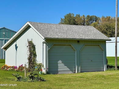 9177 N Dakota 18, Cavalier, ND 58220 - photo 4