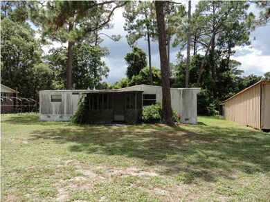 711 NW 4th St unit West, Carrabelle, FL 32322 - photo 2