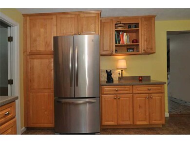 68 Tomahawk Cir, Saunderstown, RI 02874 - photo 5