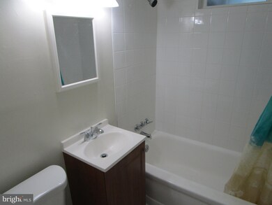 12228 Valleywood Dr, Silver Spring, MD 20902 - photo 7