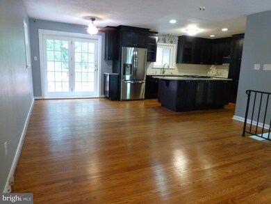 2046 Greenwich St, Falls Church, VA 22043 - photo 5