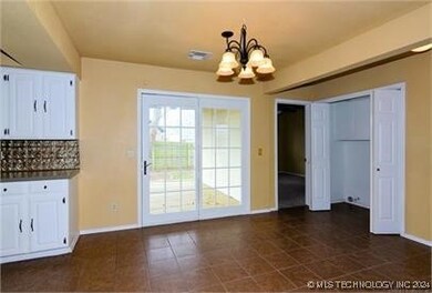 2800 S Narcissus Ct, Broken Arrow, OK 74012 - photo 6