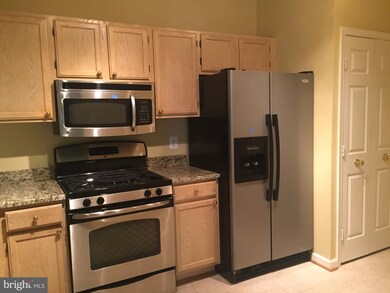 9213 Groffs Mill Dr unit 9213, Owings Mills, MD 21117 - photo 3