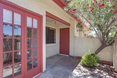 633 W Southern Ave 1198 Entry