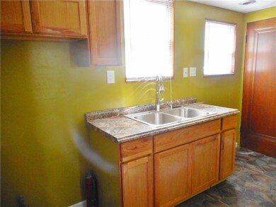 Updated eat-in kitchen