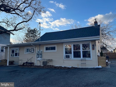 6 W Avon Rd, Brookhaven, PA 19015 - photo 2