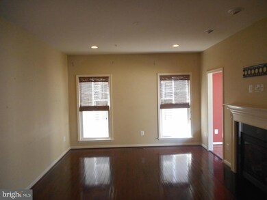 23829 Burdette Forest Rd, Clarksburg, MD 20871 - photo 6