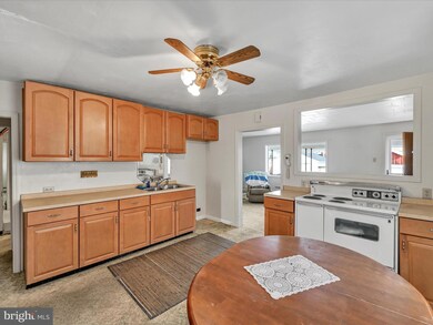 45 Walnut St, Middleport, PA 17953 - photo 5