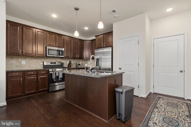 1012 Ribbon Limestone Terrace SE, Leesburg, VA 20175 - photo 7