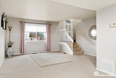 LIVING ROOM AREA