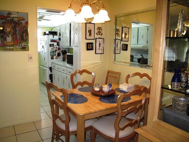 Enclosed Florida room under air (1)