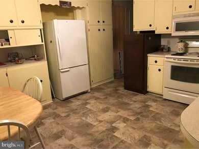 5103 Leesport Ave, Temple, PA 19560 - photo 4