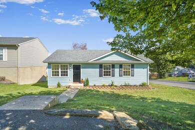 1525 5th St, Waynesboro, VA 22980 - photo 2