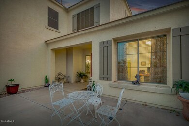 Spacious Courtyard Entry