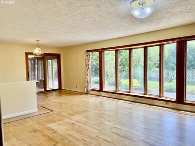 Living Room/Dining Room