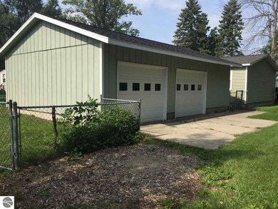 504 Lake St, Elk Rapids, MI 49629 - photo 4