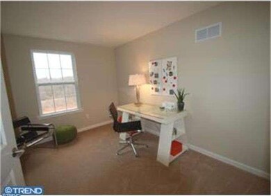 2039 Pleasant Valley Dr, Lansdale, PA 19446 - photo 5