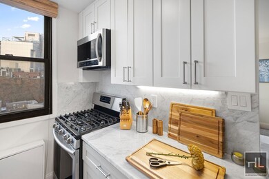 Cezanne Apartments unit 7L, New York, NY 10014 - photo 5