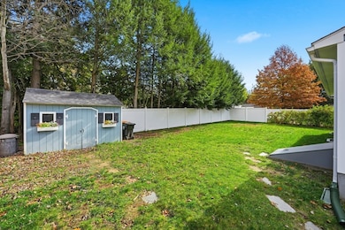 34 Hildreth Ave, South Hadley, MA 01075 - photo 5