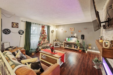 1008 S 8th Ave E, Newton, IA 50208 - photo 6