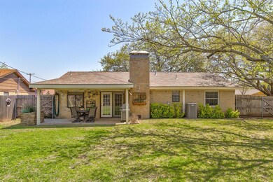 3516 Madrid Dr, Fort Worth, TX 76133 - photo 3